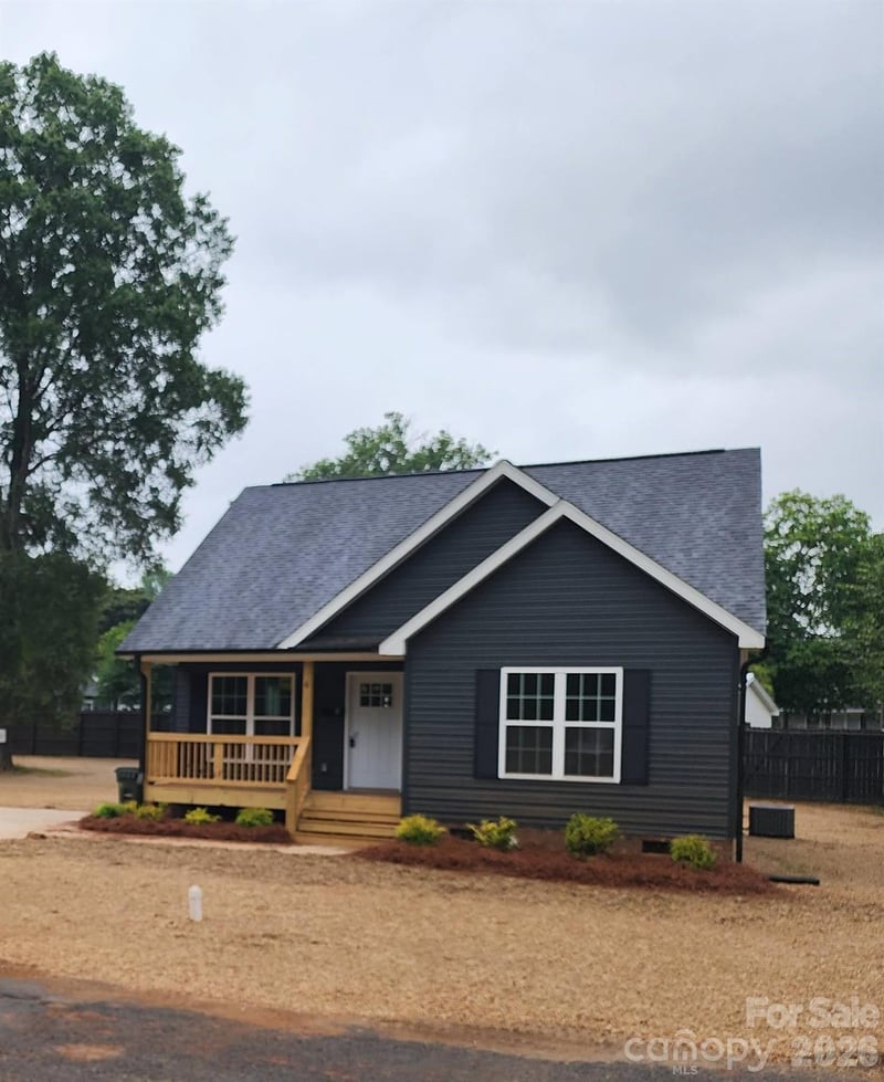 6 Wray St, York, SC 29745