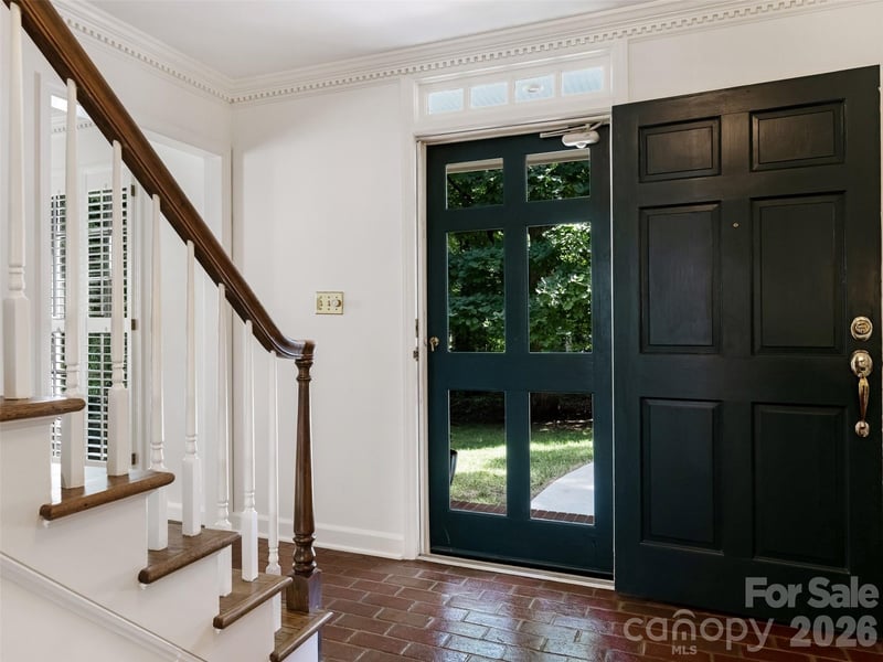 325 Stratfordshire Dr, Matthews, NC 28105
