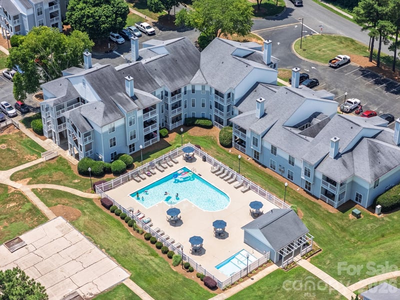 11 Hamiltons Bay Ct, Clover, SC 29710