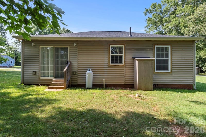 2224 Catawba Hts, Lincolnton, NC 28092