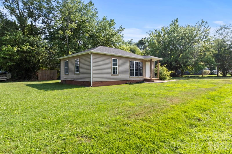 2224 Catawba Hts, Lincolnton, NC 28092