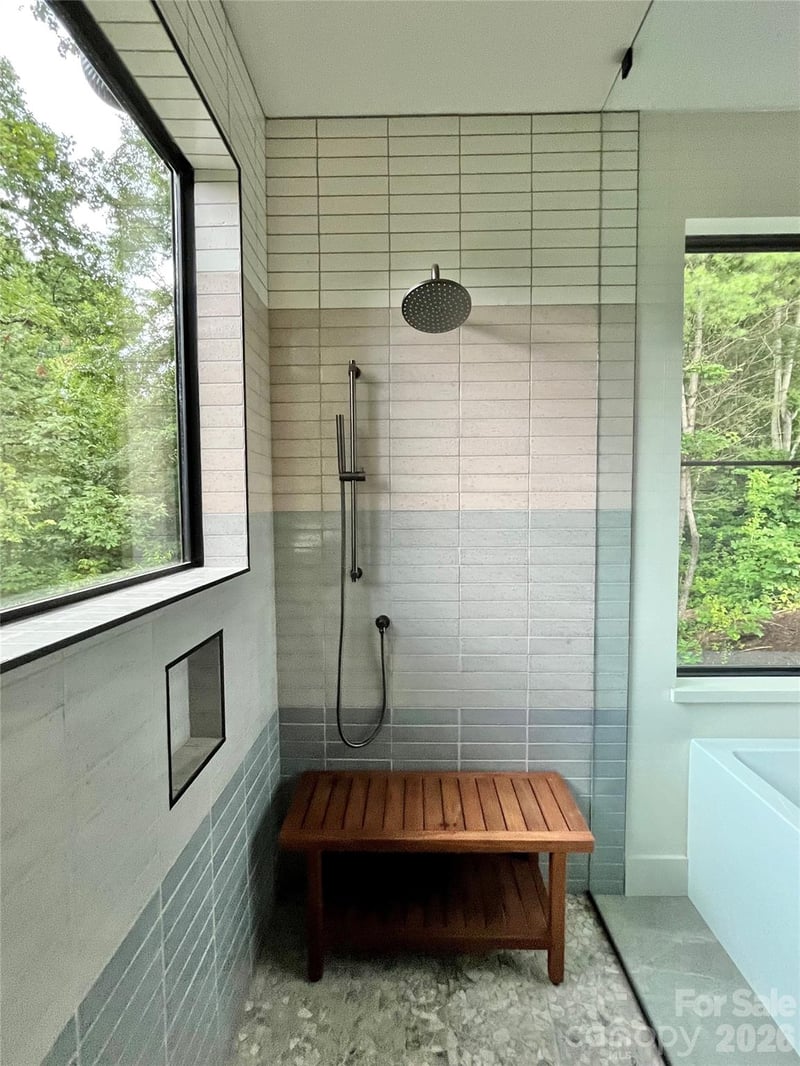 93 Village Pointe Ln, Asheville, NC 28803