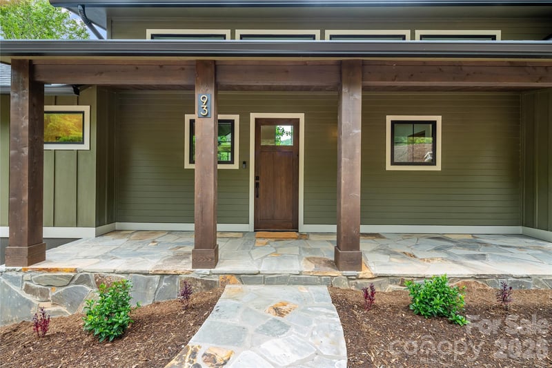 93 Village Pointe Ln, Asheville, NC 28803