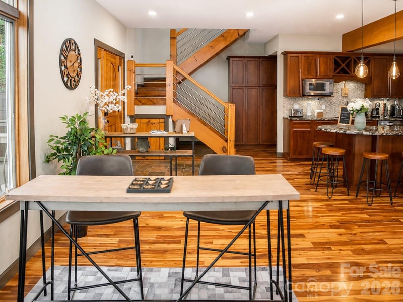425 Flat Top Mountain Rd, Fairview, NC 28730