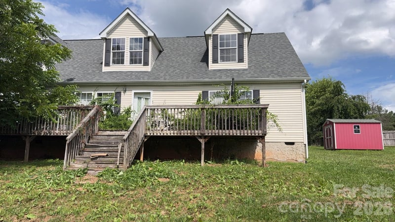 19 Honey Skipper Ln, Candler, NC 28715