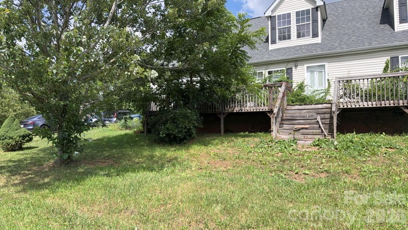19 Honey Skipper Ln, Candler, NC 28715