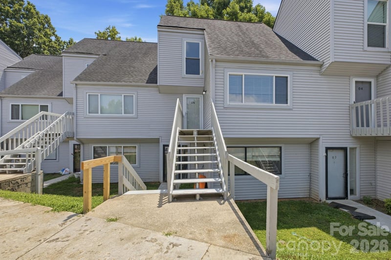1050 21st Ave #6, Hickory, NC 28601