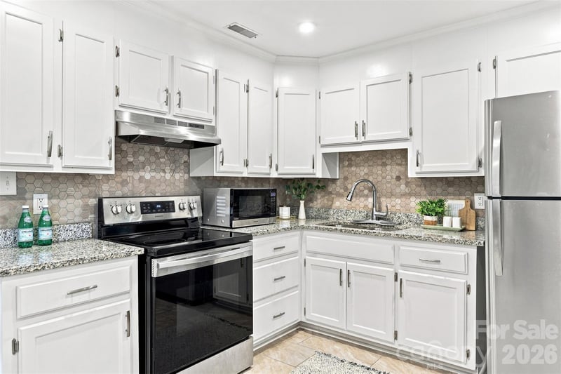 6805 Ellendale Dr, Charlotte, NC 28217
