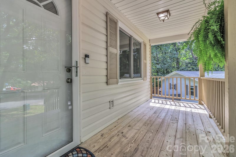 18 Mctindal Cir, Asheville, NC 28803
