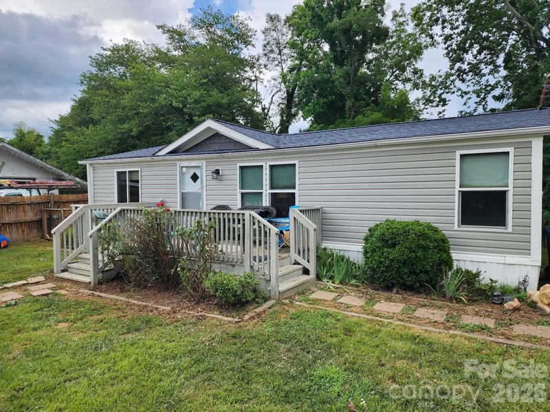 345 Hyatt St, Waynesville, NC 28786