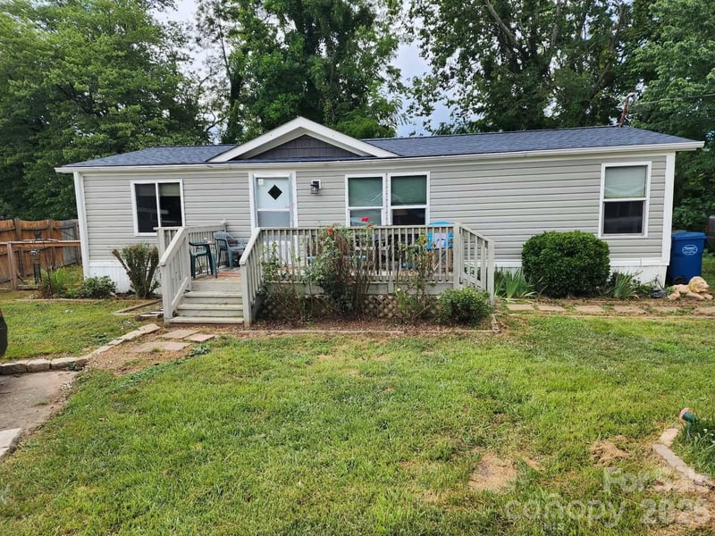 345 Hyatt St, Waynesville, NC 28786