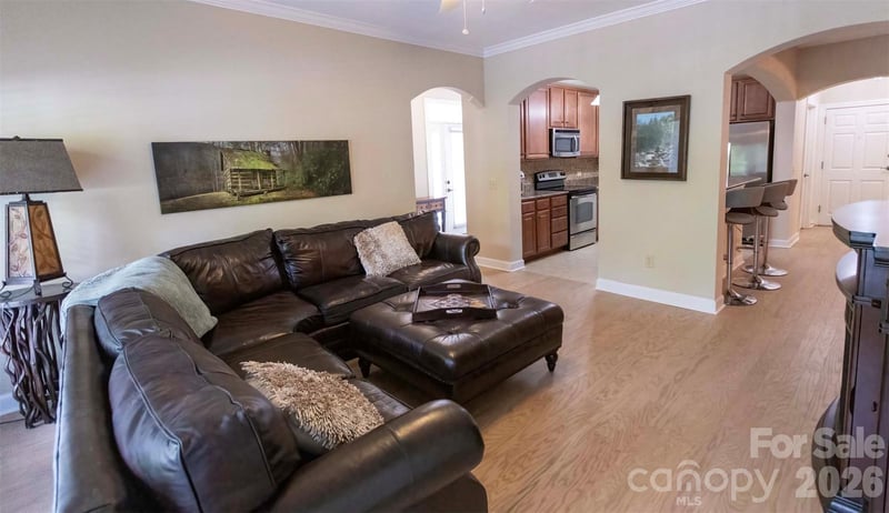 40 Hyannis Dr, Asheville, NC 28804