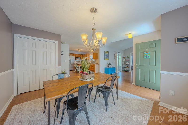 39 Creekside Ct, Hendersonville, NC 28791