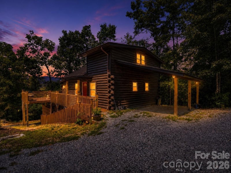 180 Mountain Ridge Dr, Lake Lure, NC 28746