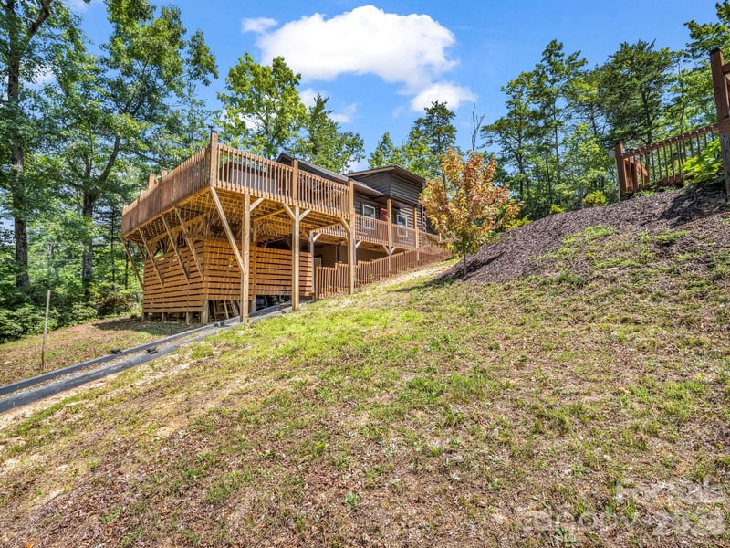 180 Mountain Ridge Dr, Lake Lure, NC 28746