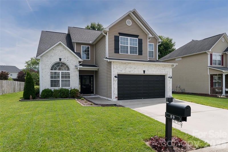 89 Woodfern Rd, Fletcher, NC 28732