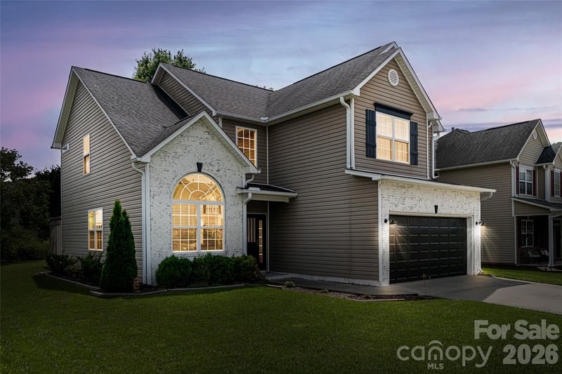 89 Woodfern Rd, Fletcher, NC 28732