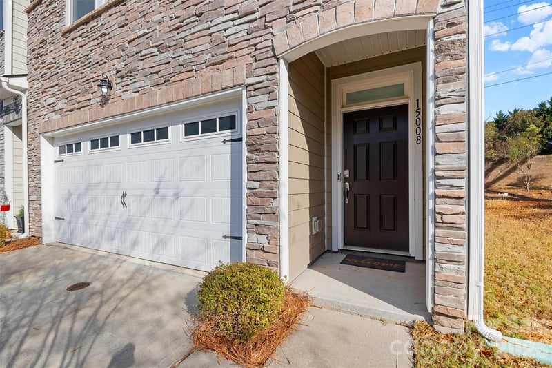 15008 Holly Run Ln, Charlotte, NC 28277