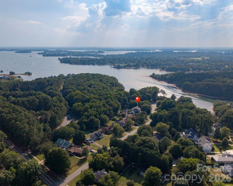 19330 Yachtman Dr, Cornelius, NC 28031