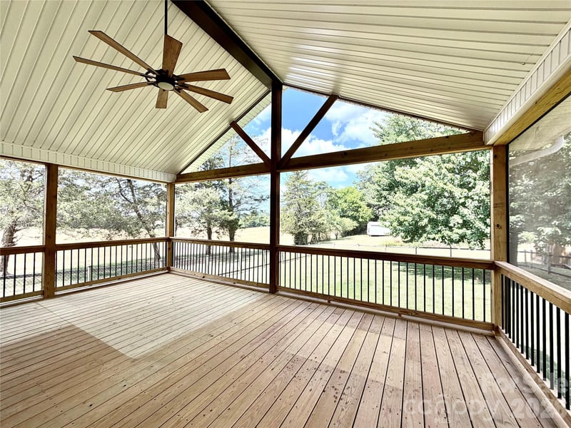 1027 Tabor Rd, Olin, NC 28660