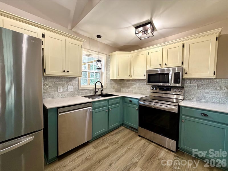 1027 Tabor Rd, Olin, NC 28660