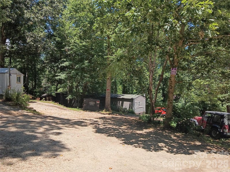 2 Jasmine Park Pl, Candler, NC 28715