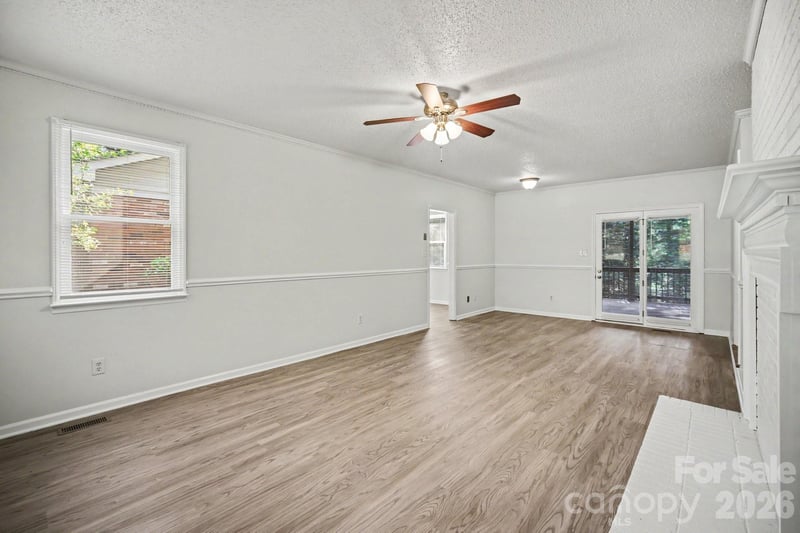 304 Julia Dr, Lincolnton, NC 28092
