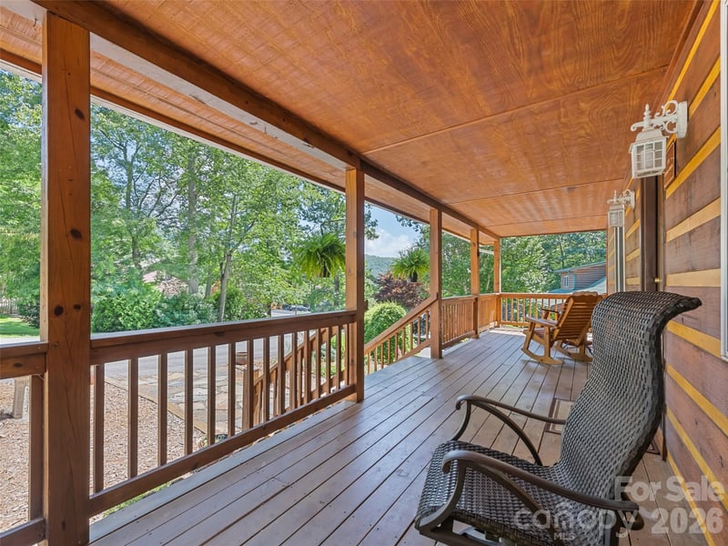 171 Cripple Creek Dr, Waynesville, NC 28785