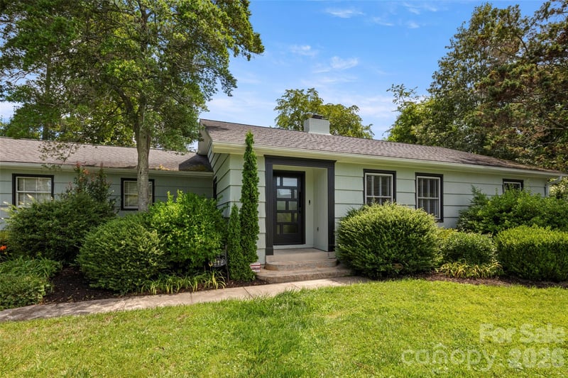 1212 Oakland St, Hendersonville, NC 28792