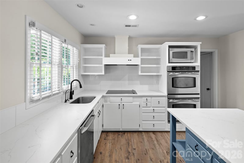1212 Oakland St, Hendersonville, NC 28792