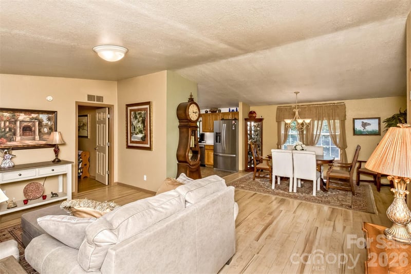 185 Trout Water Cir, Burnsville, NC 28714
