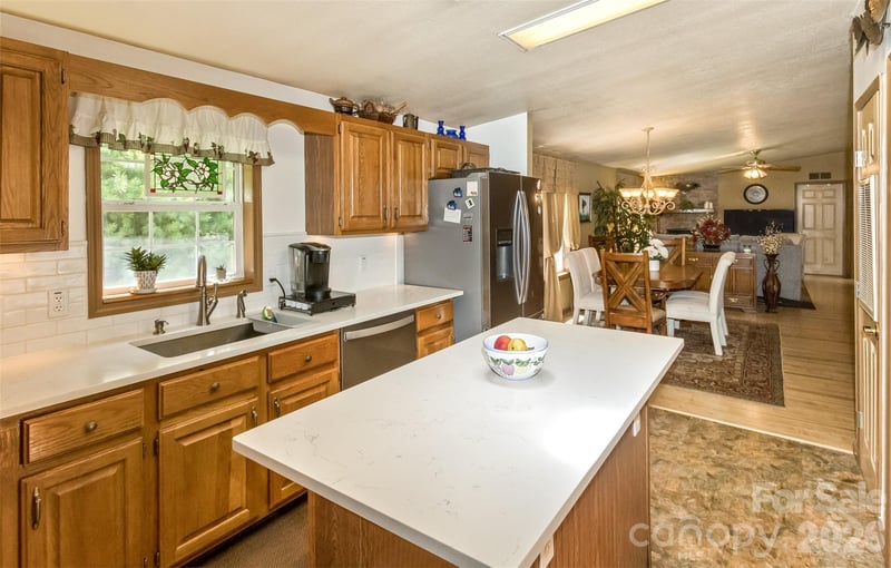 185 Trout Water Cir, Burnsville, NC 28714
