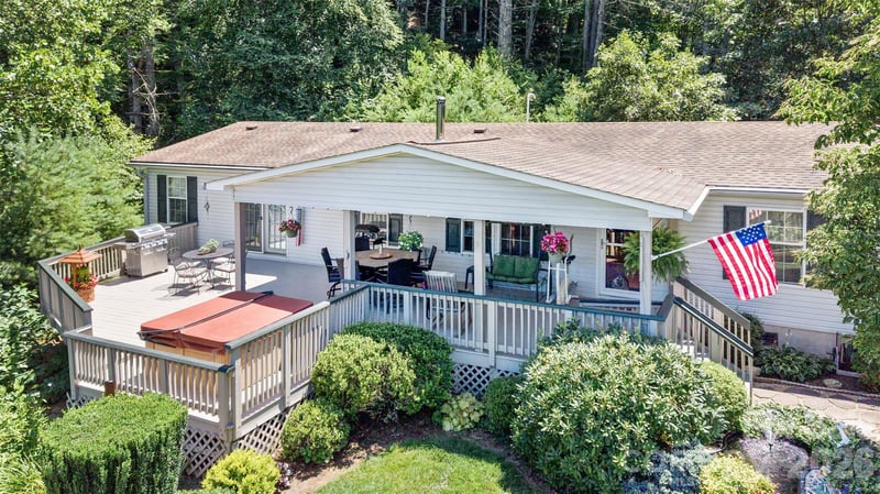 185 Trout Water Cir, Burnsville, NC 28714