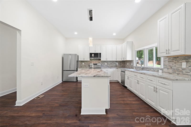1820 Hewitt Ave, Newton, NC 28658