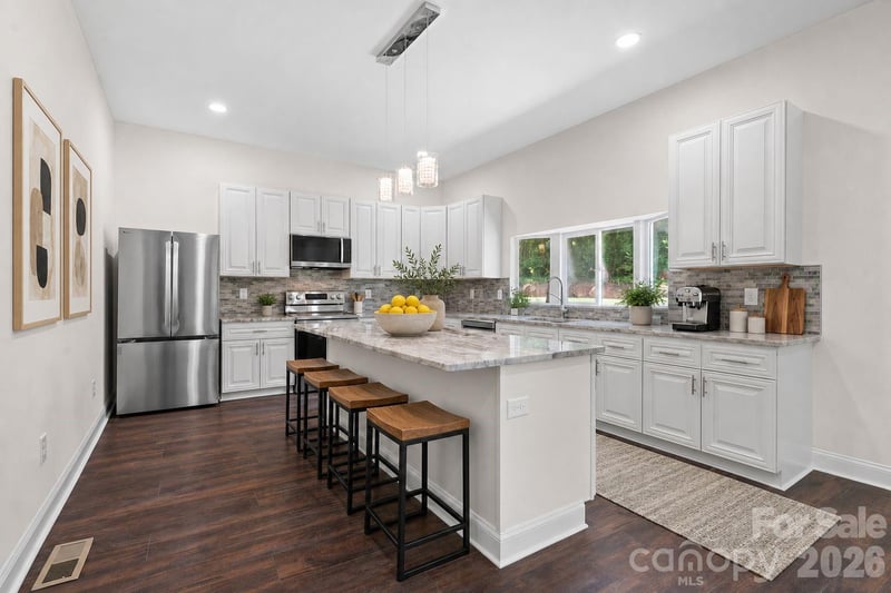 1820 Hewitt Ave, Newton, NC 28658