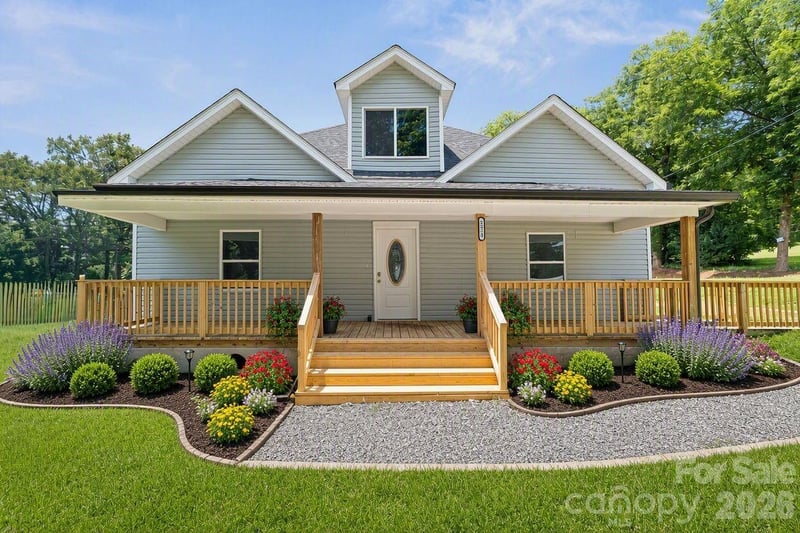 1820 Hewitt Ave, Newton, NC 28658