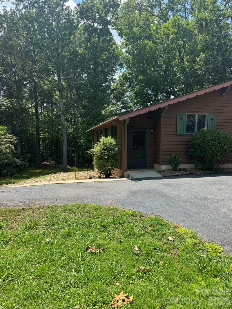8718 Karibuni Dr, Waxhaw, NC 28173