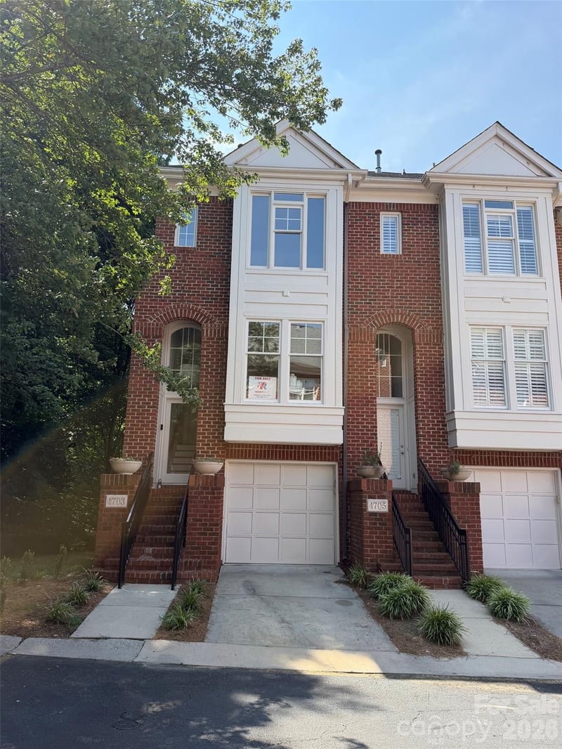 4703 Hill View Dr, Charlotte, NC 28210