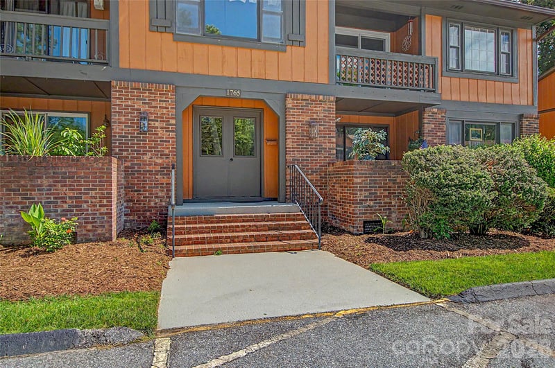 1765 Haywood Manor Rd #D, Hendersonville, NC 28791