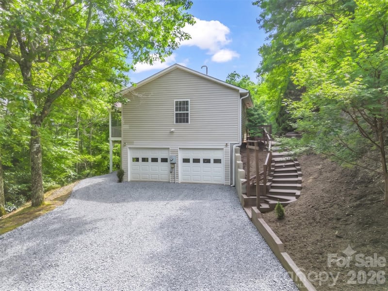 130 High Rock Acres Dr, Black Mountain, NC 28711