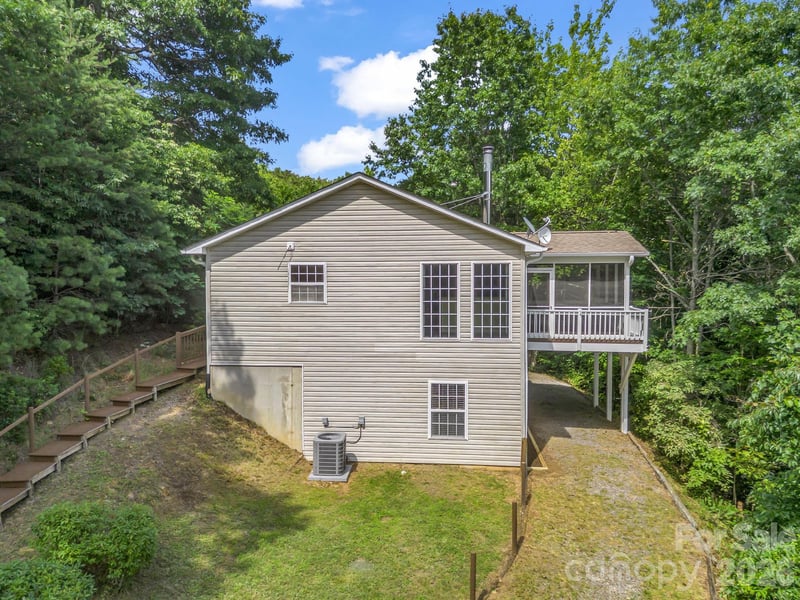 130 High Rock Acres Dr, Black Mountain, NC 28711