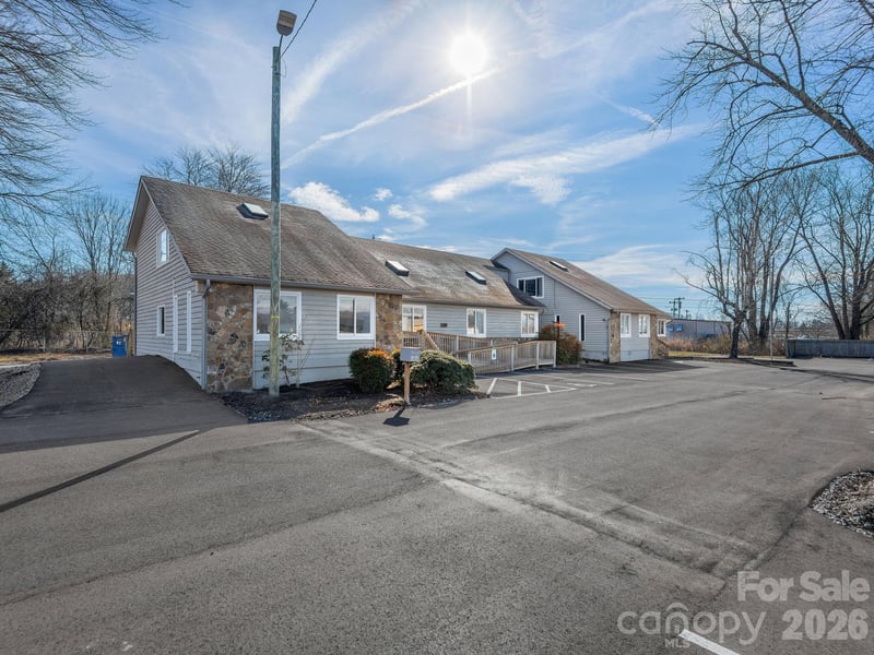 5030 Hendersonville Rd, Fletcher, NC 28732