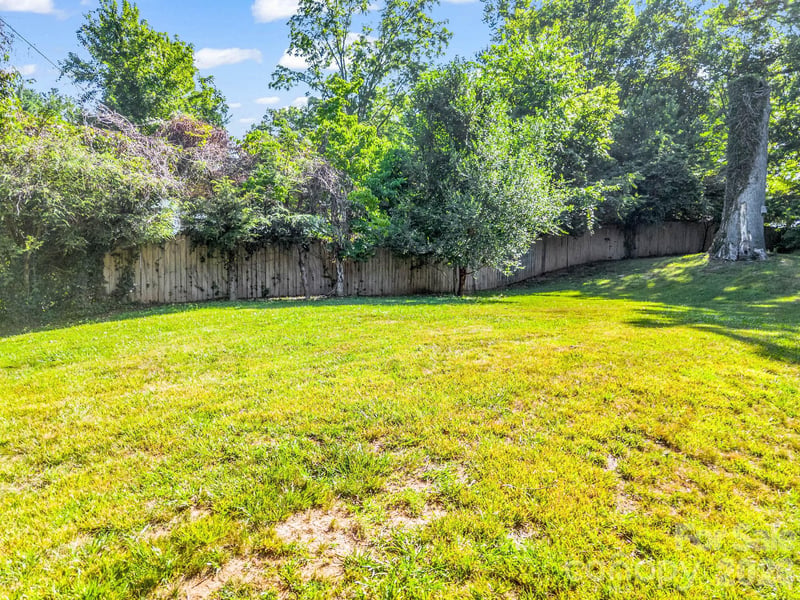 14 Main St, Asheville, NC 28803