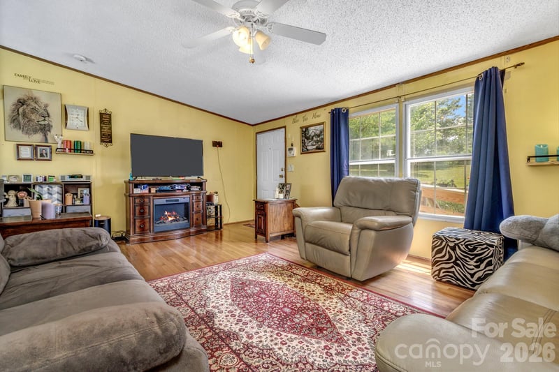 147 High Valley Estates Dr, Alexander, NC 28701