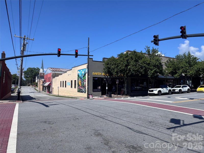 66 Main St, Brevard, NC 28712