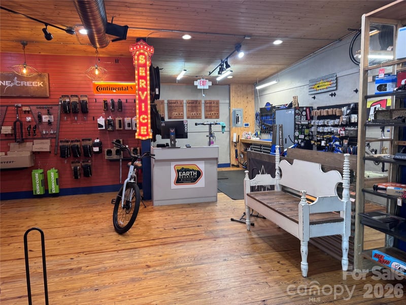 66 Main St, Brevard, NC 28712