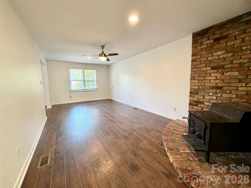 16 Main St, Asheville, NC 28803