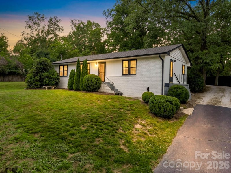 16 Main St, Asheville, NC 28803