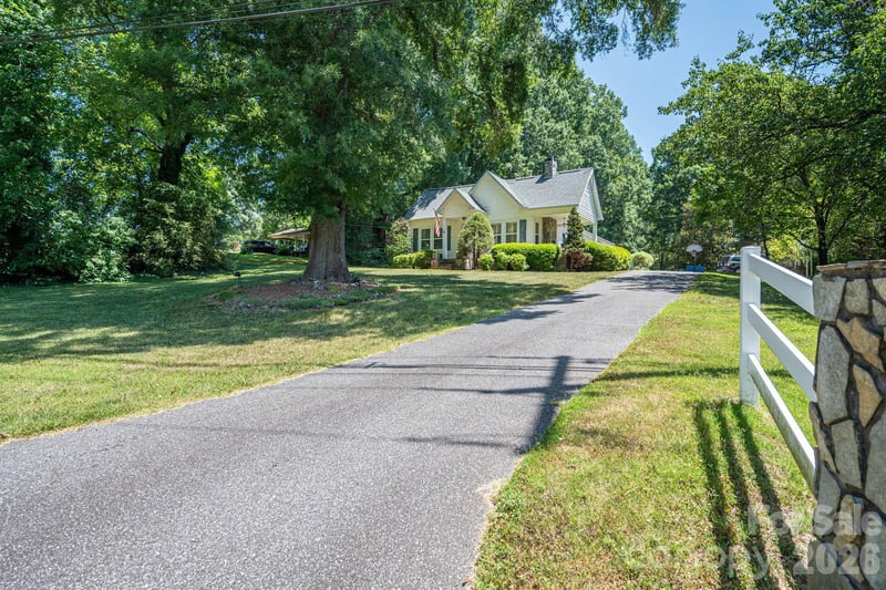 3512 Red Norris Dr, Maiden, NC 28650