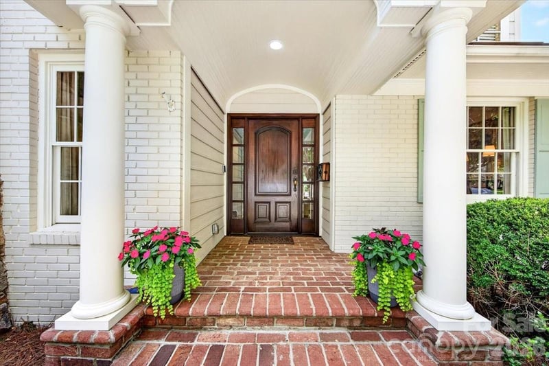 550 Manning Dr, Charlotte, NC 28209